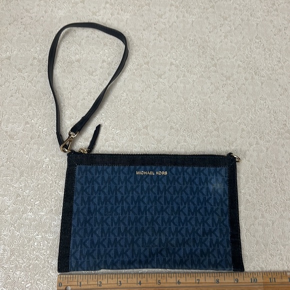 Michael Kors signature Denim Pouchette (Wristlet/Pouch/Clutch). Convertible! - Picture 13 of 16